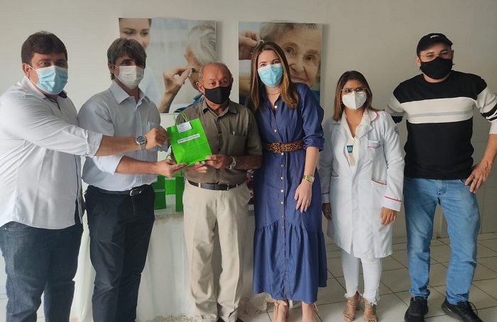 Prefeitura de Sousa realiza entrega de aparelhos auditivos aos pacientes da Otoclínica Municipal; saiba mais